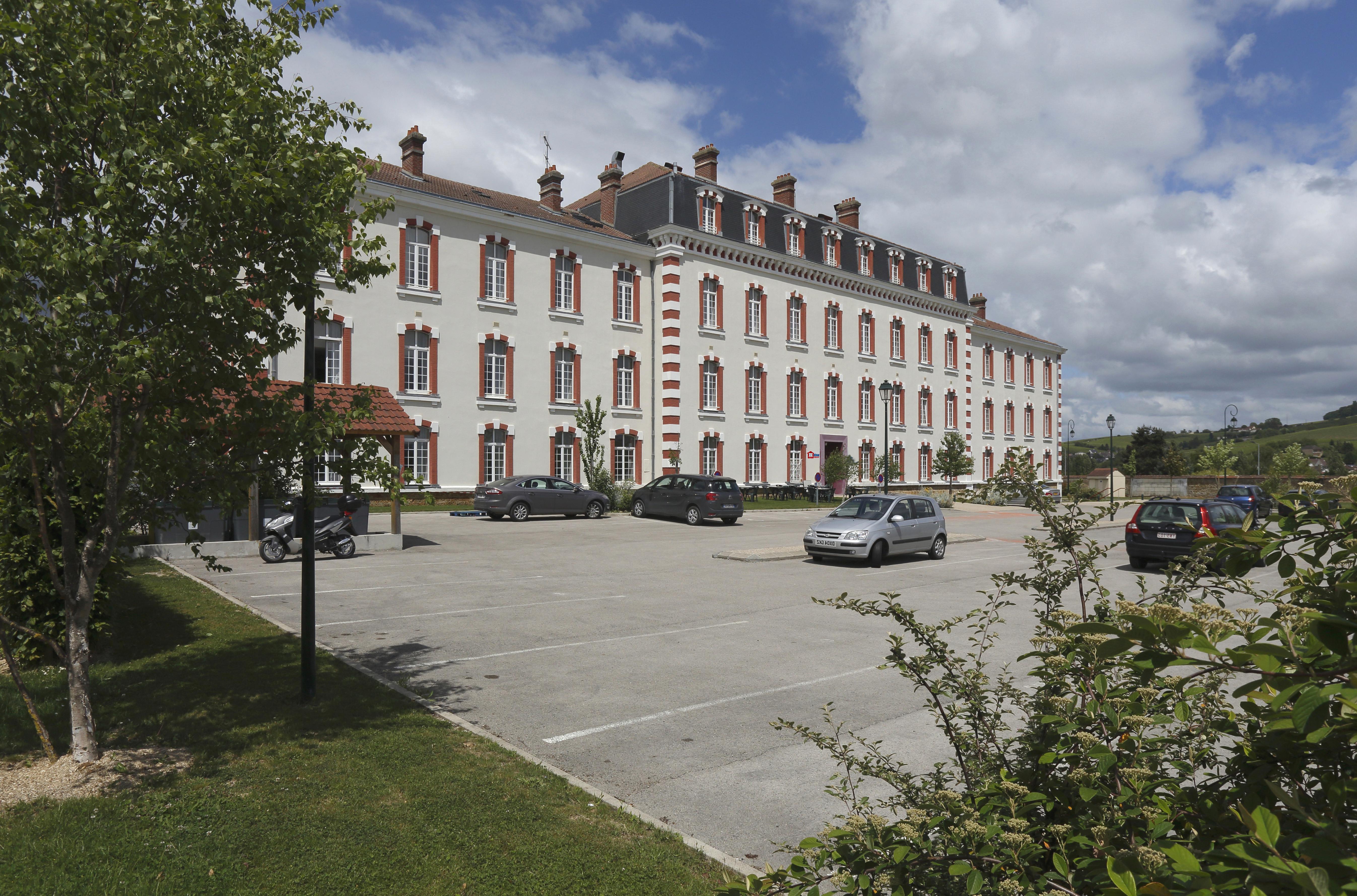 Comfort Suites & Vacanceole Les Demeures Champenoises Epernay Bagian luar foto